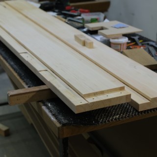 Fräsning av gångjärnsspår i karm